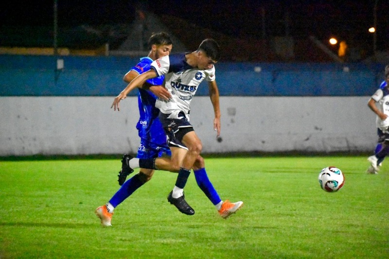 Racing dio vuelta la serie y es finalista